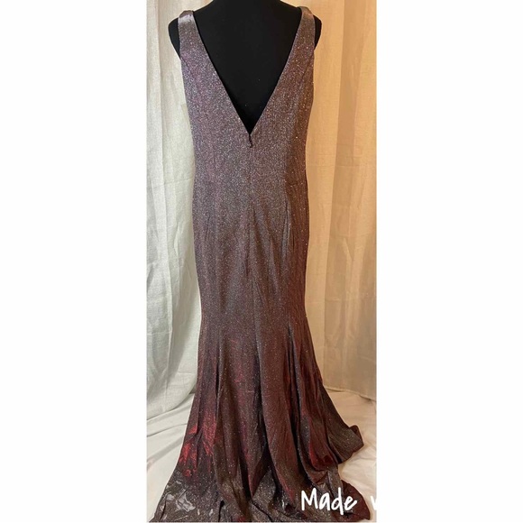 Foxy Burgundy Front Slit Metallic Long Formal Prom Gown Dress Size L - Picture 6 of 8